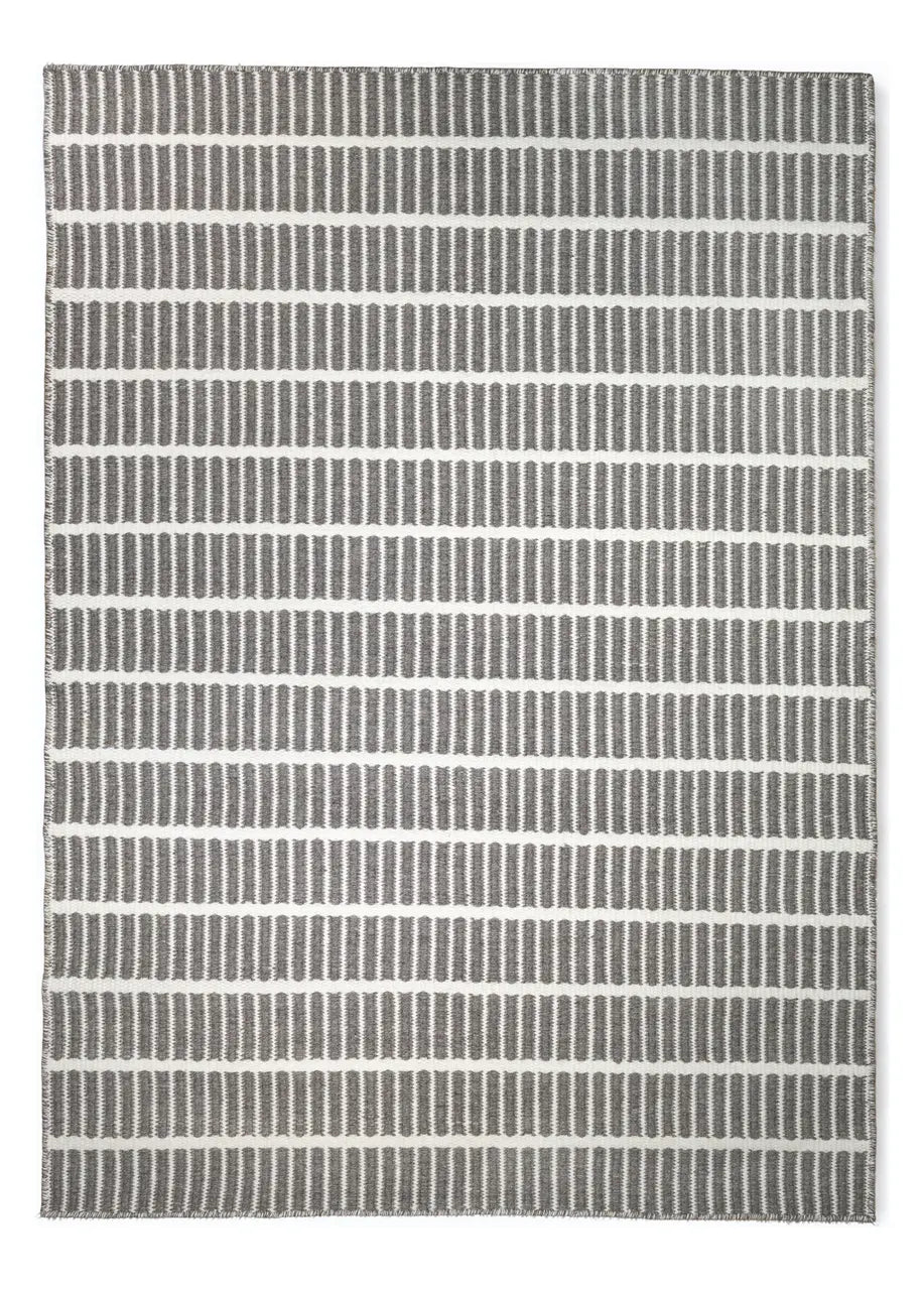 D7008